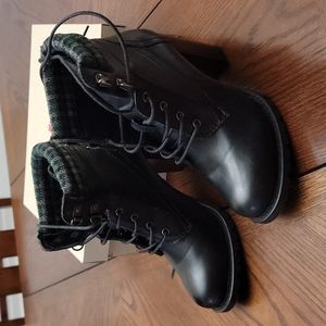 Dolce by MOJO moxy black outfitter boots, size 7.5